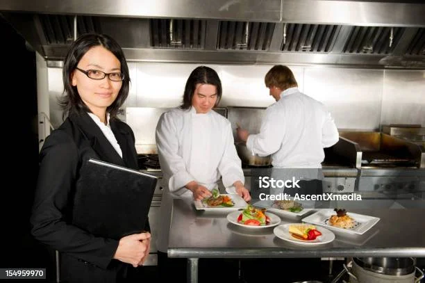 Koki Profesional – Bergabung di Restoran Bintang 3