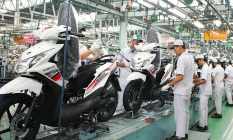 Operator Produksi – Kesempatan Karir di Industri Manufaktur