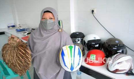 Peneliti & Pengembang Helm